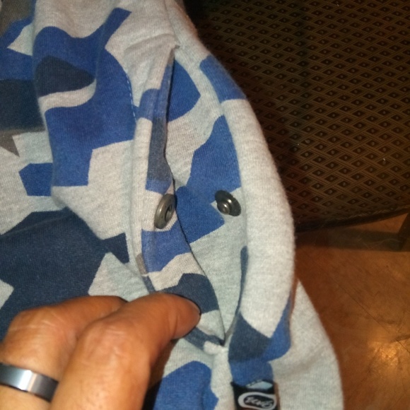 Ecko pull over sweater - Picture 2 of 4